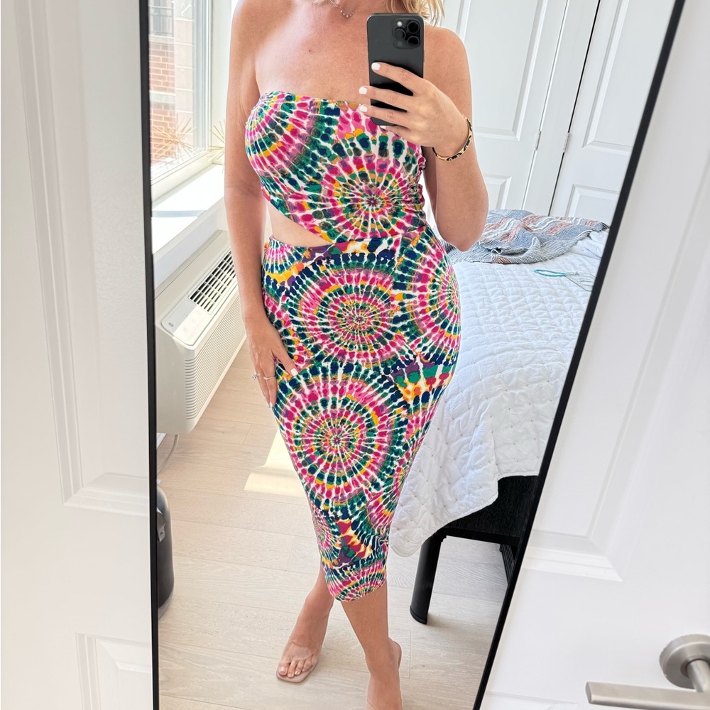 Fashion Nova Tie-Dye Strapless Midi Dress